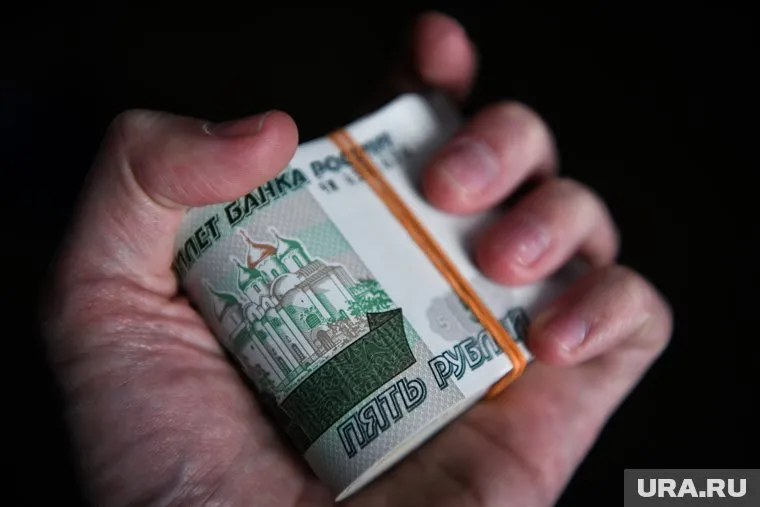 Власти хотя повысить оклады чиновников, после чего вырастут и их зарплаты