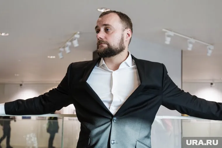 Самодуров будет заниматься постановками, пока не закончится театральный сезон