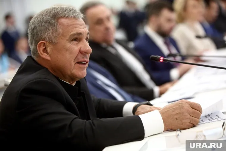 Слова Азата Хамаева являются его личным мнением, заявил Рустам Минниханов