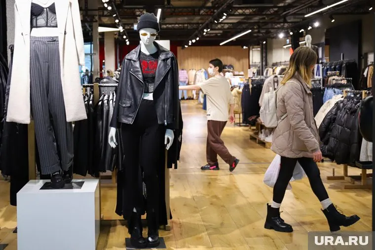 H&M приостанавливает продажи в России из-за спецоперации на Украине