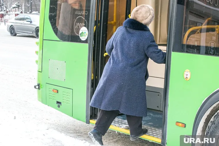 Ранее тюменку с младенцем не пустили в общественный транспорт, так как там не было места для коляски