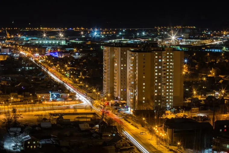Город ночью. Сургут, сургут, ночь, ночной город, огни города, улица щепеткина, сибпрострой, городской пейзаж