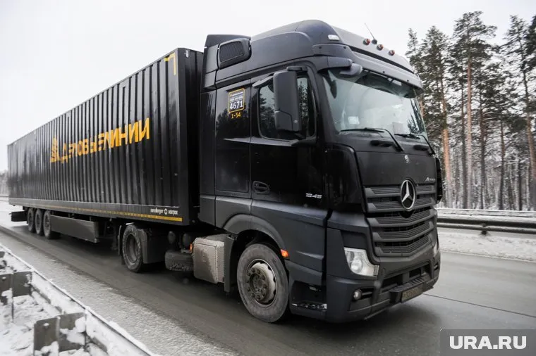 Авария произошла на двухполосном участке трассы М-5 в районе моста через реку Куваши