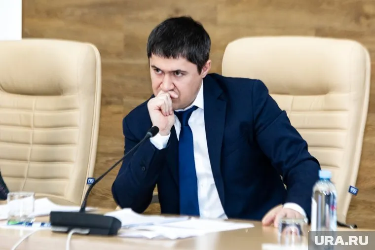 Врио губернатора Прикамья Дмитрий Махонин до сих пор не обозначил, от какой партии пойдет на выборы. Самовыдвижение нынешнее законодательство края не допускает