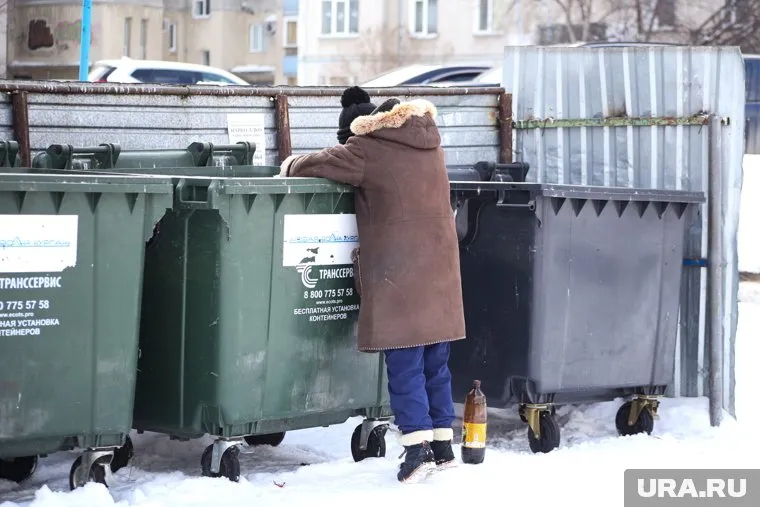 Лица без определенного места жительства имеют право на пенсии и бесплатное лечение, указано в поручении Владимира Путина