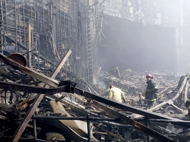 Разбор завалов Crocus city holl. Мчс России