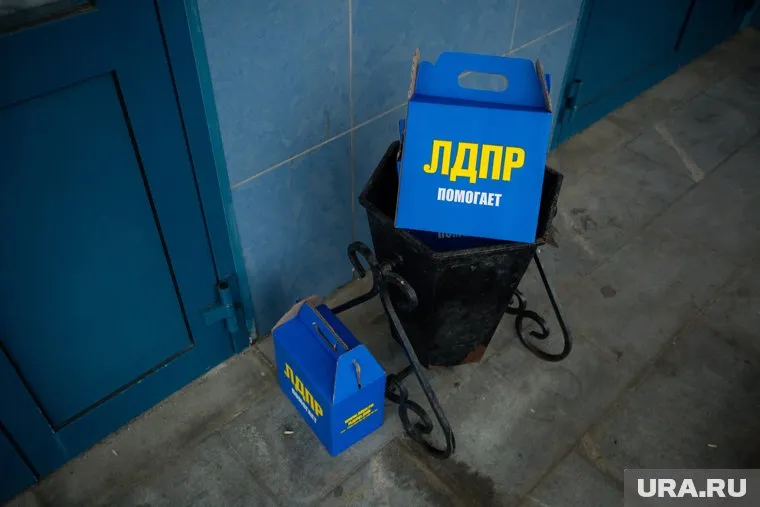 По словам бизнесмена, он платил члену ЛДПР за услуги, которые тот не оказал, а потом и вовсе перестал выходить на связь