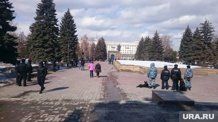 Сотрудники полиции перешли на усиленный режим в Челябинске