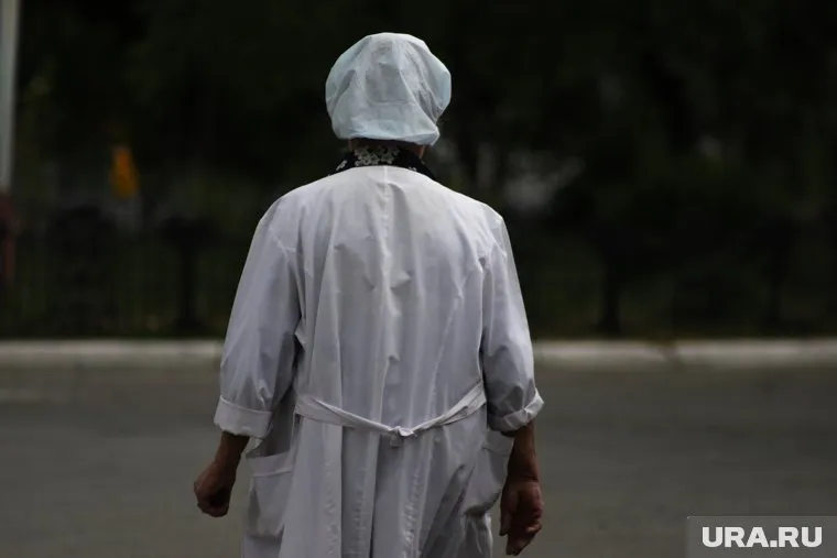 Медик работала с заразившимися пациентами, но выплаты не получила