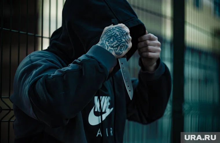 Полиция ищет того, кто напал на юношу 