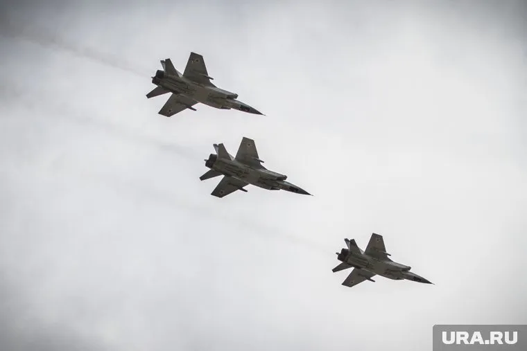 В небе прошли учения военной авиации