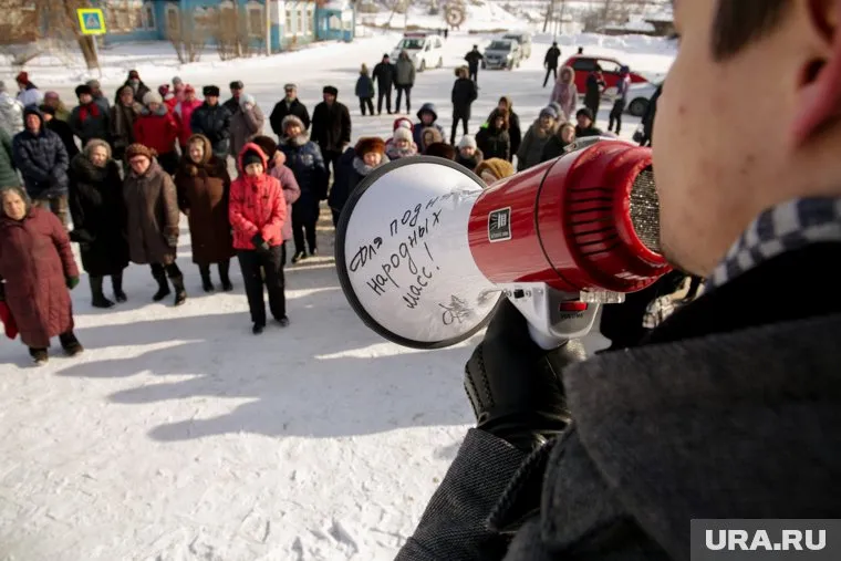 Неполитические протесты будут набирать силу, если власть не научится разговаривать с людьми