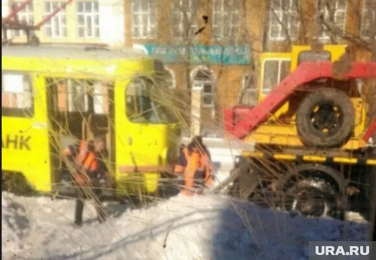 Мужчина переходил дорогу, не убедившись в безопасности