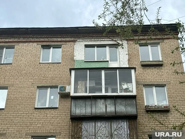 Рабочие делали ремонт балкона (архивное фото) 