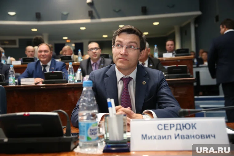 Подрядчики требует от депутата думы ХМАО Михаила Сердюка деньги за выполненные работы