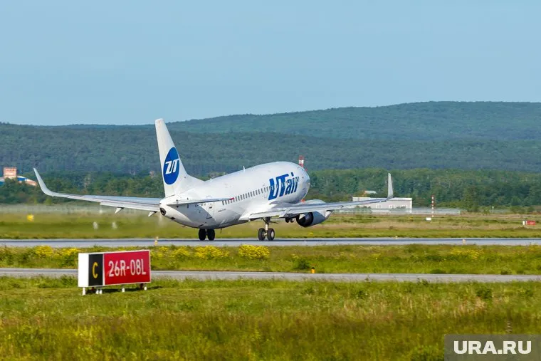 Самолет Utair не смог вылететь из Красноярского края из-за проблем с двигателем