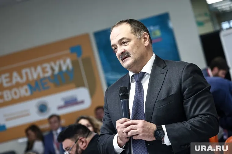 Сергей Меликов поручил определить площадь территории, пострадавшую от взрыва в Махачкале