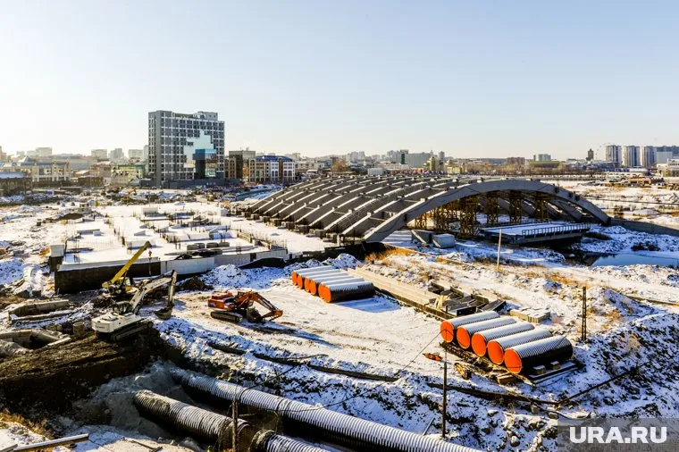 Самой крупной стройкой фирмы Дубровского был конгресс-холл в Челябинске