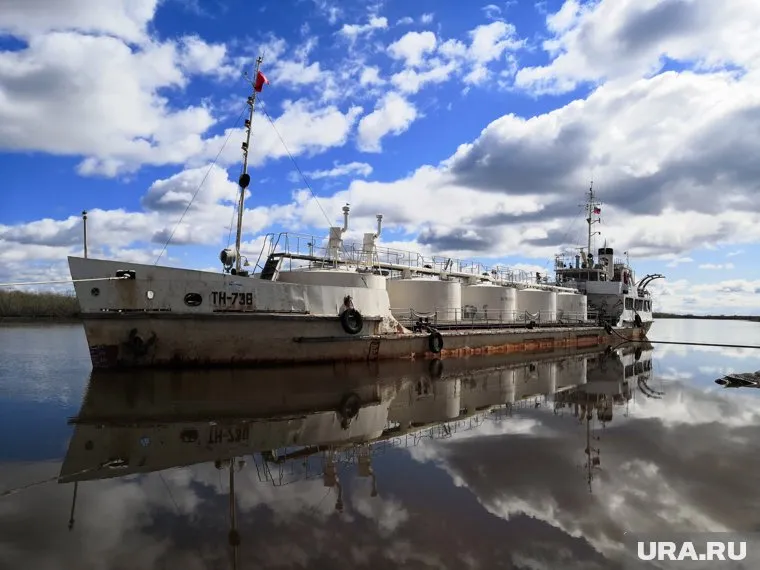 За лето ямальские энергетики завезут в населенные пункты тонны топлива
