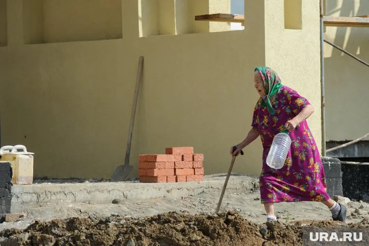 Судя по всему, женщинам в России придется работать до глубокой старости