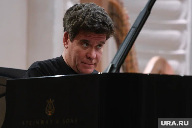 Салехардцы смогут провести выходные на концертах Дениса Мацуева