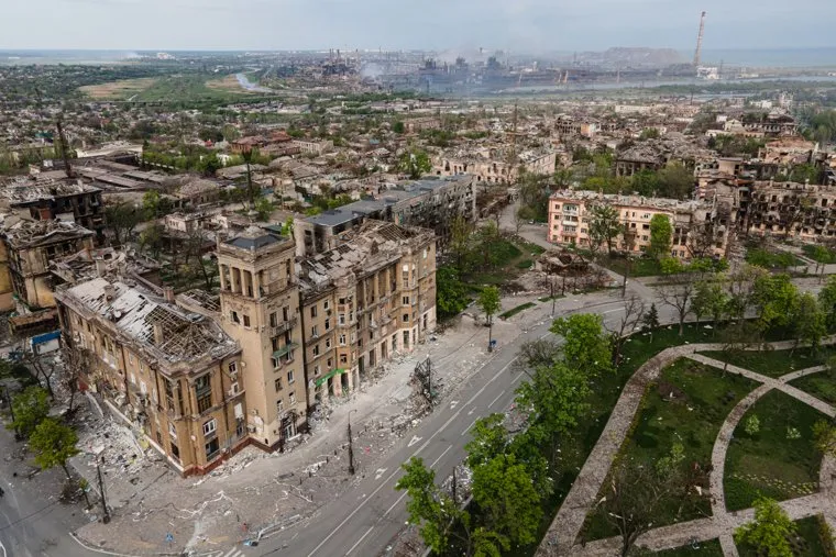Мариуполь в период разбора завалов и осады завода Азовсталь. ДНР/Украина
