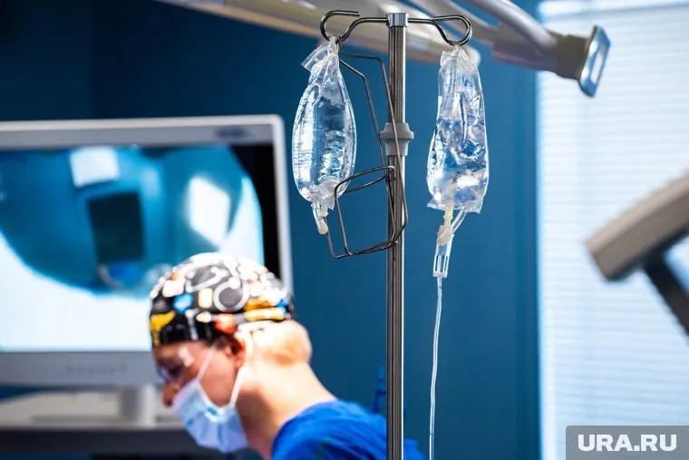 В клинике Сургута предложили вместо капельницы отправить медсестру с уколом