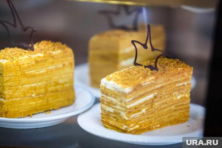 Торт «Наполеон» был куплен ко дню рождения