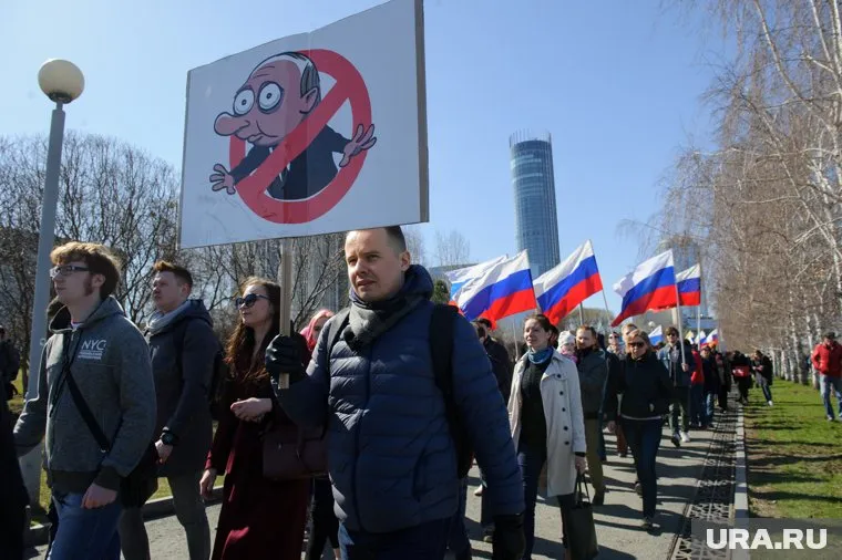 Год назад Навальный хвастался числом своих избирательных штабов