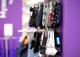 Что подарить коллегам на Новый год 2026: 150 недорогих и крутых идей 