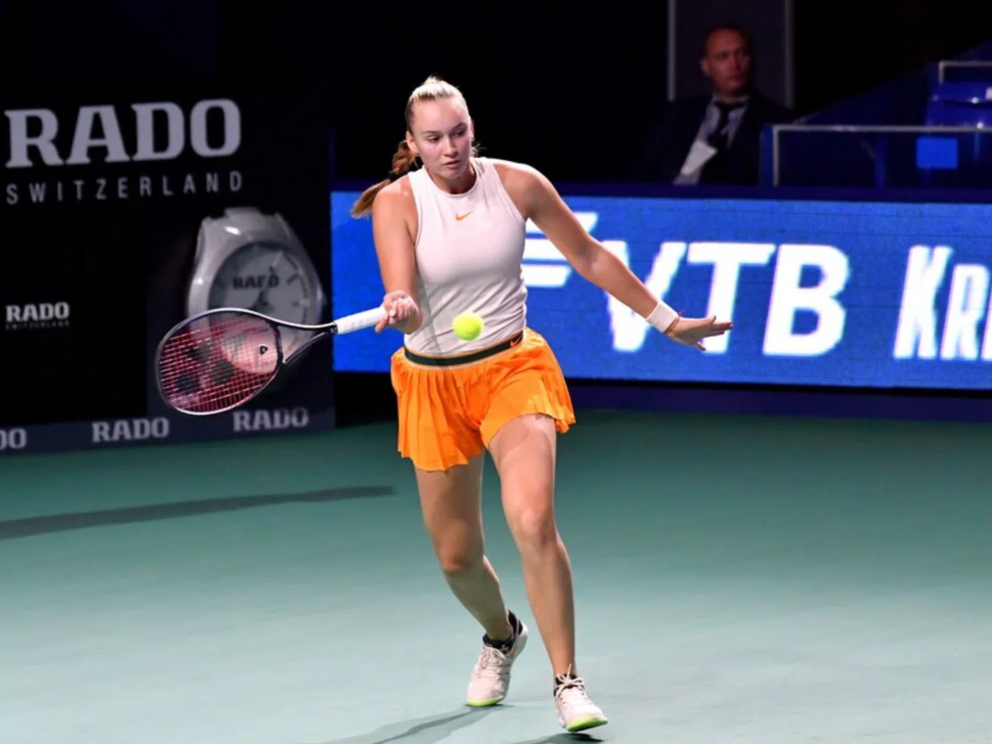 Елена Рыбакина, биография и карьера