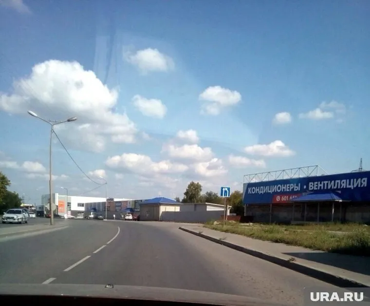 Знак «Сужение дороги» появился в конце августа