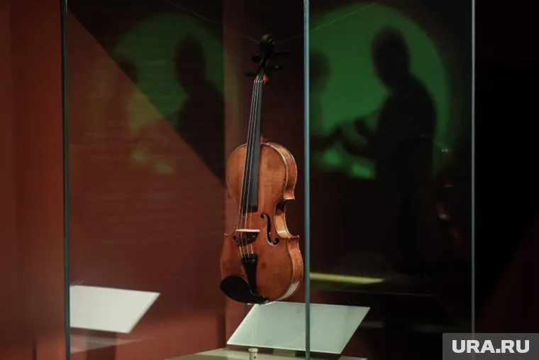 Скрипку Страдивари продали на аукционе в Нью-Йорке за 1,5 млн долларов