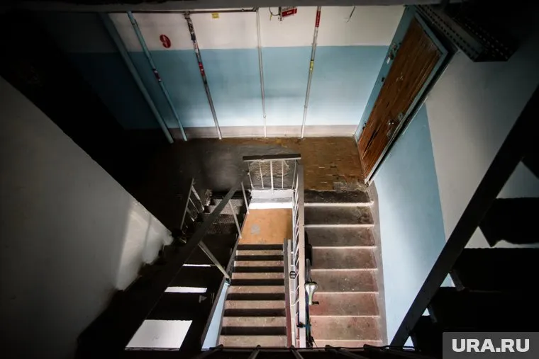 Дверь в квартиру вскрывали приставы с собственником жилья