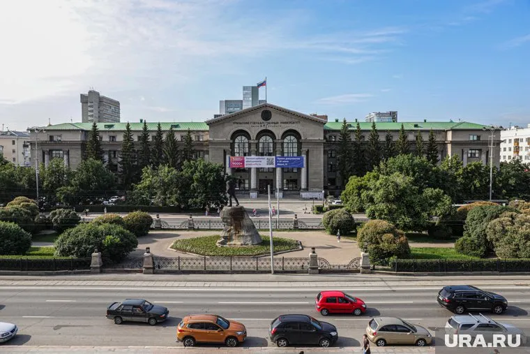 Презентация книги «Театр и музыка всегда в диалоге. Статьи, заметки, эссе о музыкальном театре». Екатеринбург