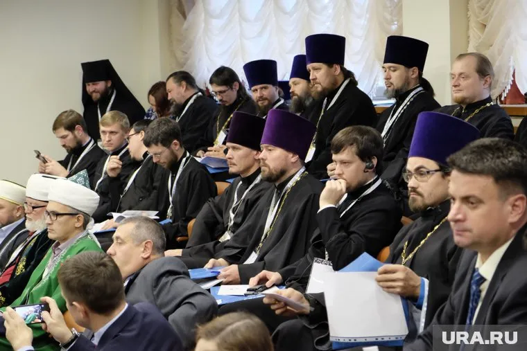 Представители религиозных конфессий, чиновники и силовики обсуждают борьбу с сектами