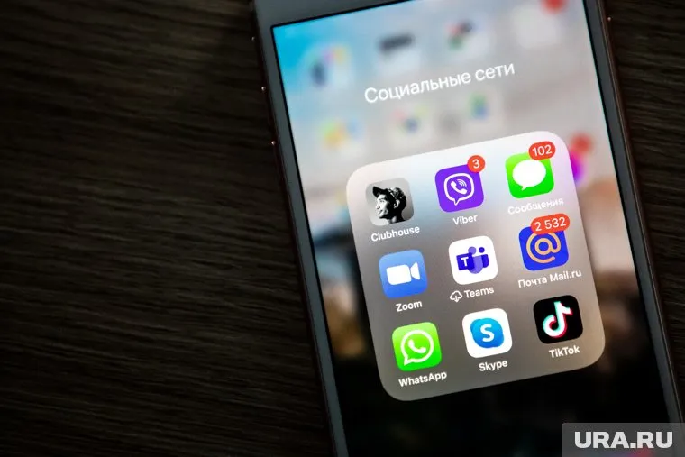 Apple с 1 апреля будет устанавливать российский софт на свою продукцию.