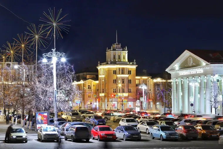 Новогоднее украшение города. Курган 