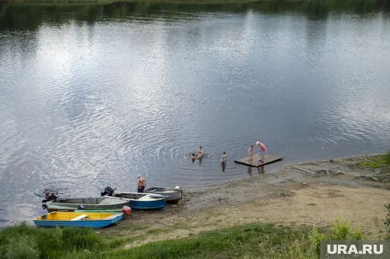 Двое пьяных мужчин устроили заплыв в реке Конда. Один погиб, второго спасли