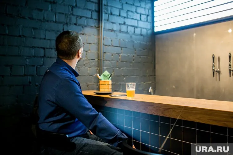 На подростков напали посетители магазина разливных напитков