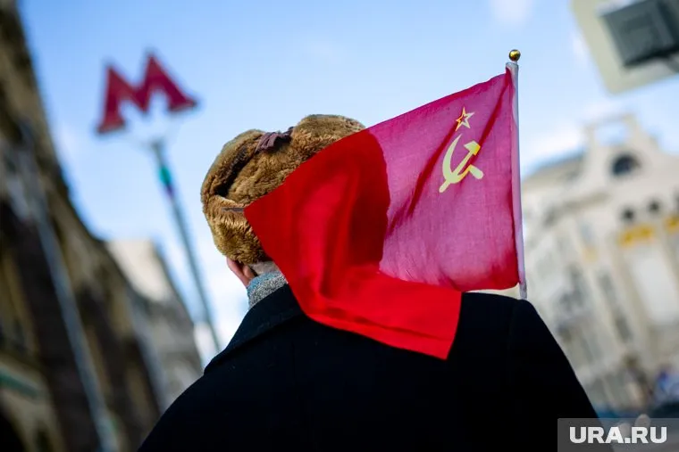 Накануне парламентских выборов компартия начала рассыпаться