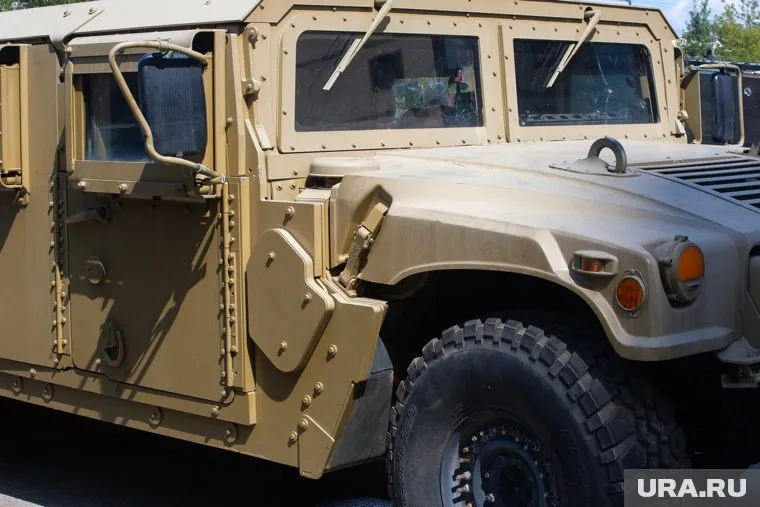 Автомобиль HMMWV находился на позиции украинских войск