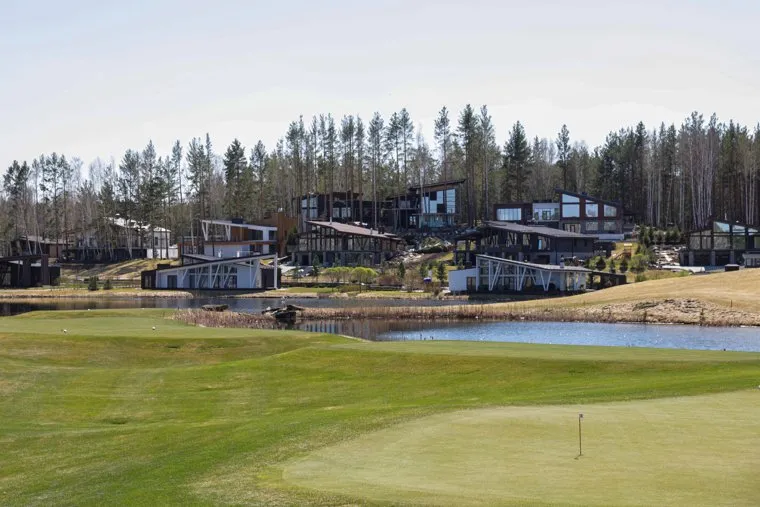 Pine Greek Golf Resort. Сысерть