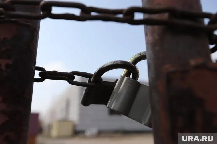 Школу решено срочно закрыть для проведения ремонта