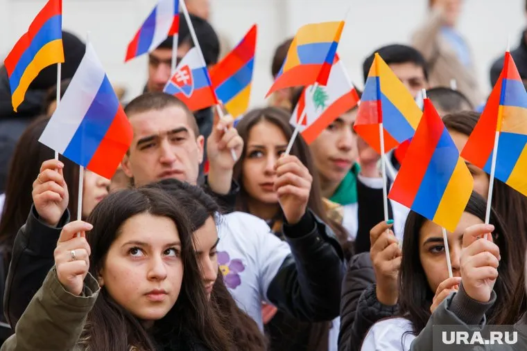 По данным армянских силовиков, в ходе беспорядков задержали более 270 человек