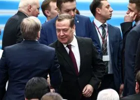 «Послали МУС еще в 13 веке»: Медведев объяснил, почему власти Монголии не арестовали Путина