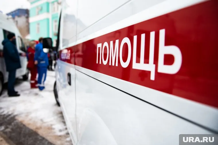 После падения мужчину положили в реанимацию, однако спасти его не удалось