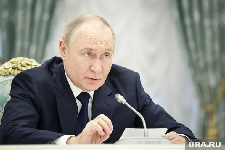 Путин дал совет юным спортсменам из Геническа по тому, как правильно делать упражнения на пресс