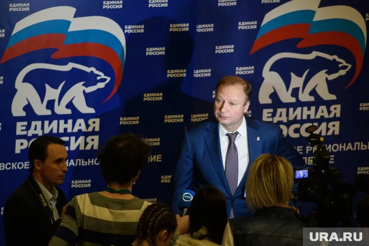 Отныне единороссам не придется жаловаться на невыплату зарплаты