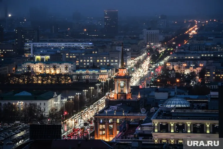 Вечером 18 ноября Екатеринбург погряз в пробках